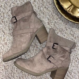 Waterproof fur lined booties